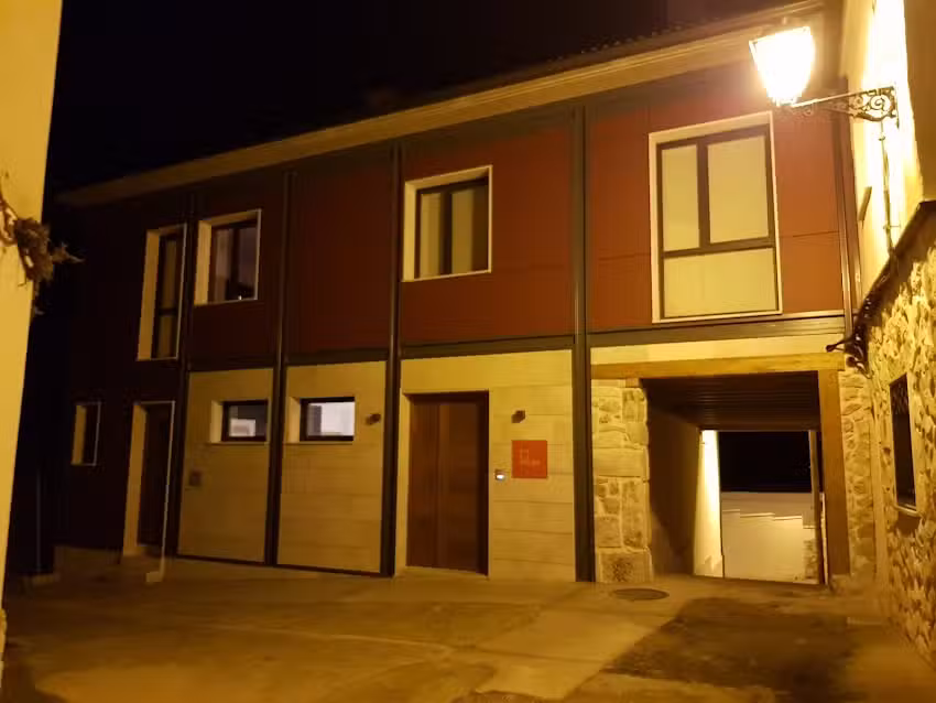 Restaurante Bodega en Pe&ntilde;afiel & Casas Rurales &ndash; M&Eacute;LIDA WINES