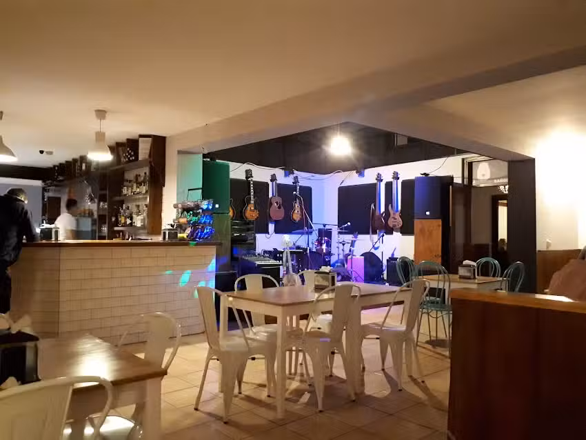 Restaurante Canela Caf&eacute;