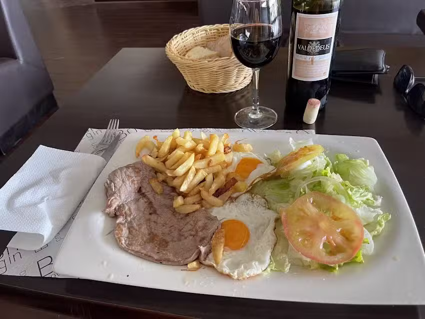 RESTAURANTE CASA AGARA VILLADANGOS