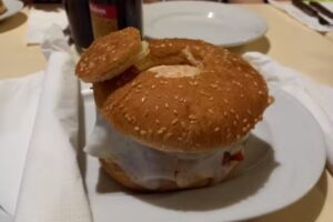 Restaurante cervecer&iacute;a A&iacute;