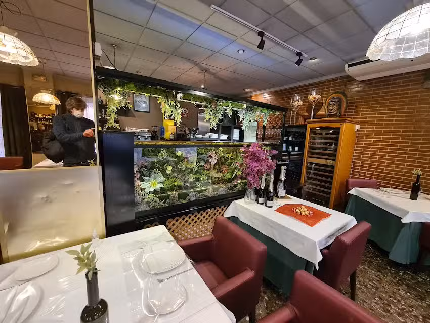 Restaurante Com En Casa Silla