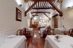 Restaurante Conde Lucanor (AZZ Pe&ntilde;afiel Las Claras Hotel & SPA)