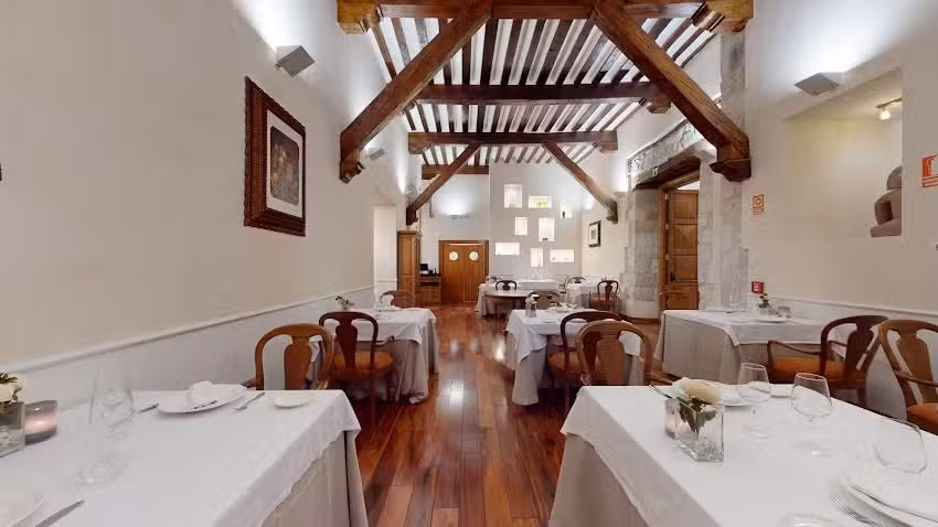Restaurante Conde Lucanor (AZZ Pe&ntilde;afiel Las Claras Hotel & SPA)