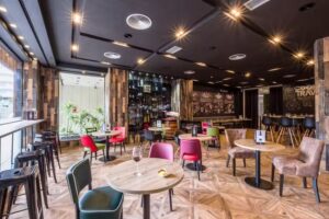 Restaurante Cook and Travel