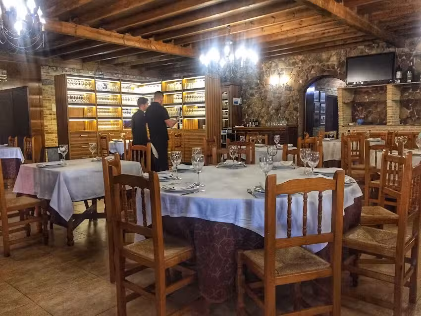 Restaurante El Ca&ntilde;al Los Almillas
