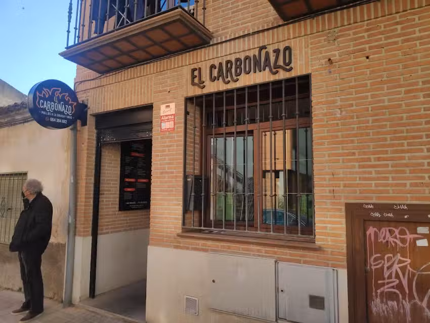 Restaurante El Carbonazo pollos al carb&oacute;n y comida para llevar