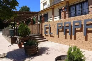 Restaurante El Papa & El Moli de Pontons suites con jacuzzi- escapadas rom&aacute;nticas