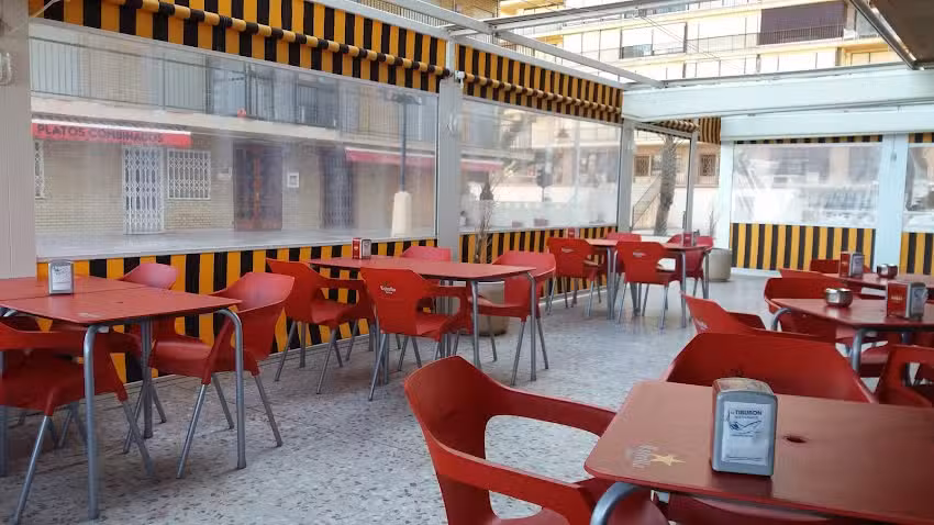 Restaurante El Tibur&oacute;n en los arenales del sol