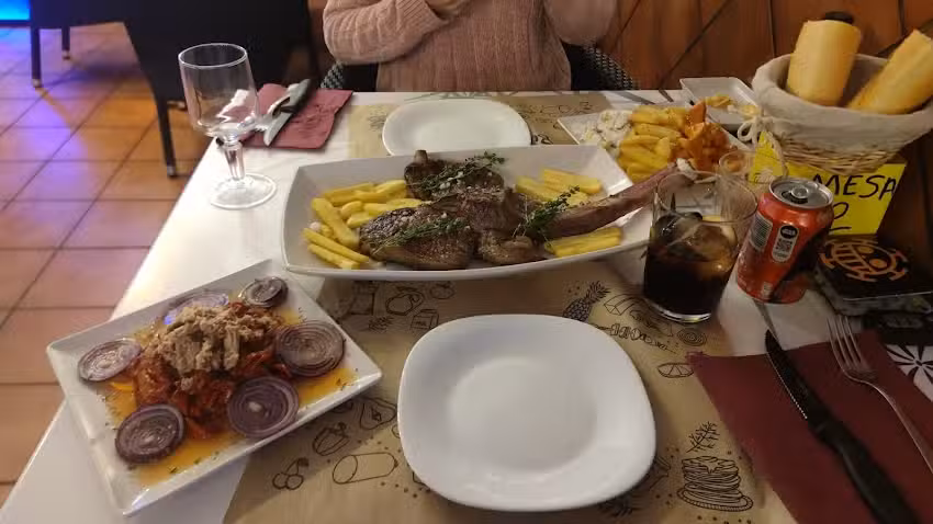 Restaurante &laquo;El Torre&oacute;n de Navas&raquo;