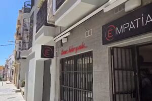 Restaurante &Euml;mpat&iacute;a
