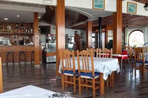 Restaurante Faro playa & Charc&ograve;n Beach