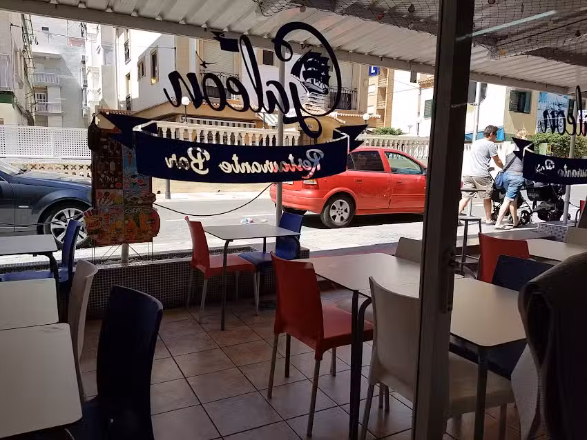Restaurante Gale&oacute;n, Playa de Gand&iacute;a