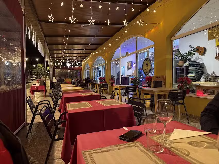 Restaurante Grill Los Parrilleros De Mog&aacute;n