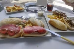 Restaurante Hermanos Morales (Estamos abiertos en Marqu&eacute;s de Nervi&oacute;n)