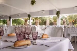 Restaurante Humo by C&eacute;sar Gab&aacute;s