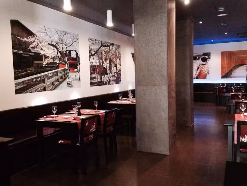Restaurante Japon&eacute;s &ndash; AOYAMA