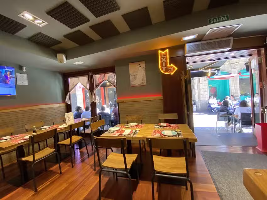 Restaurante Japon&eacute;s &ndash; MUSUME IZAKAYA