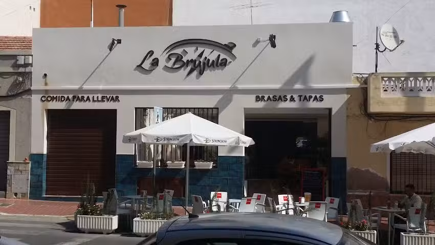Restaurante La Br&uacute;jula