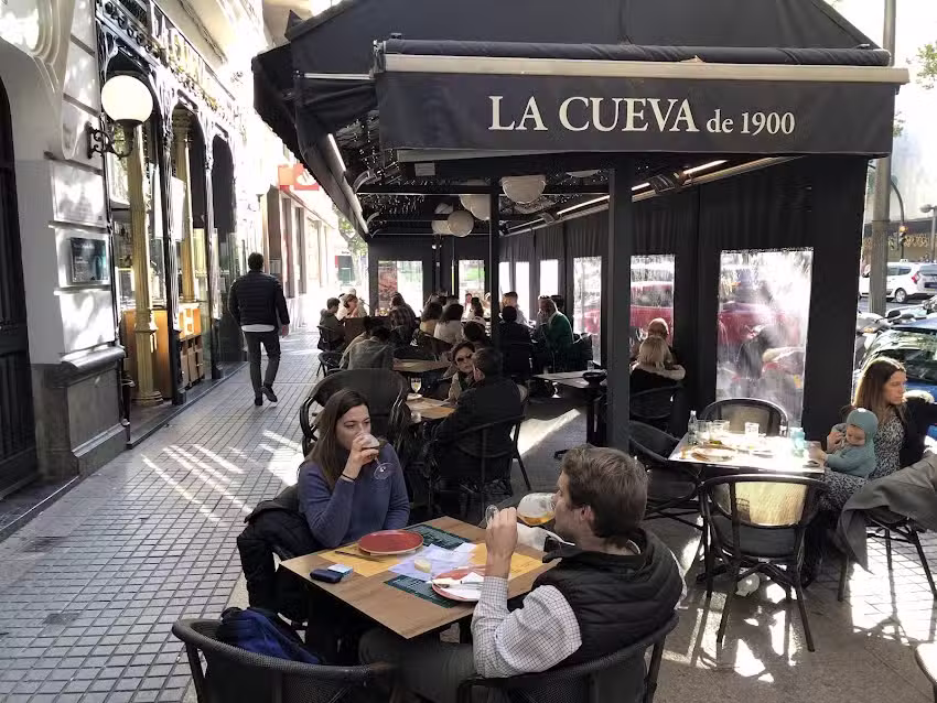 Restaurante La Cueva de 1900 / C&oacute;rdoba