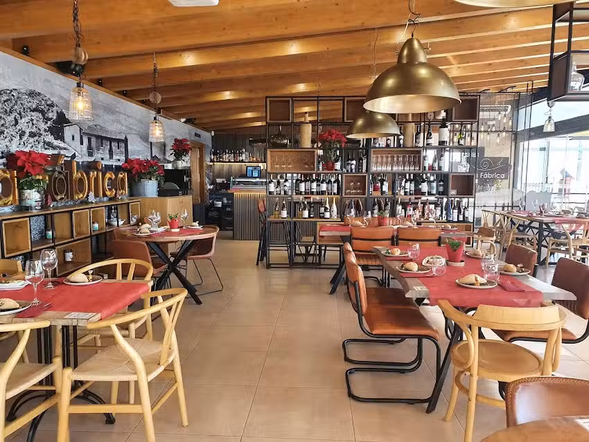 Restaurante La F&aacute;brica &ndash; Los Lobos