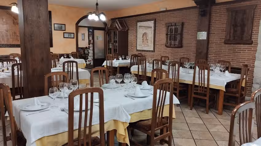 RESTAURANTE LAUREL DE BACO