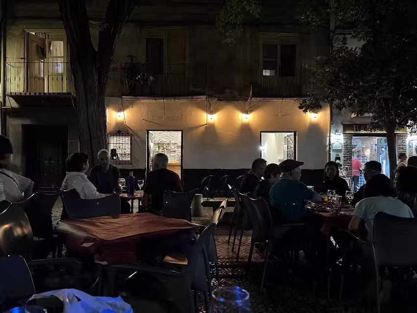 RESTAURANTE LOS NAZAR&Iacute;ES PLAZA LARGA