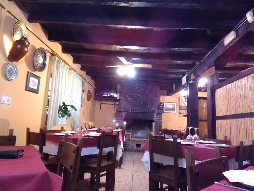 Restaurante Mes&oacute;n El C&aacute;ntaro