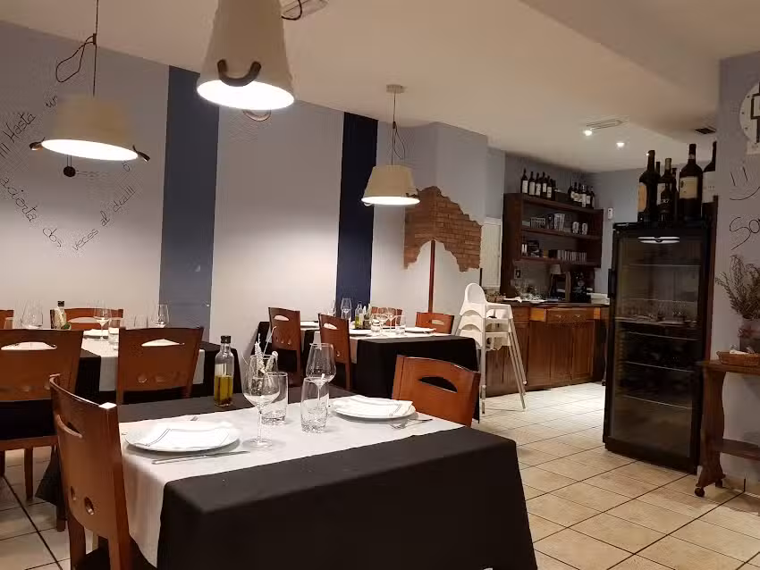 Restaurante Mes&oacute;n La Cueva