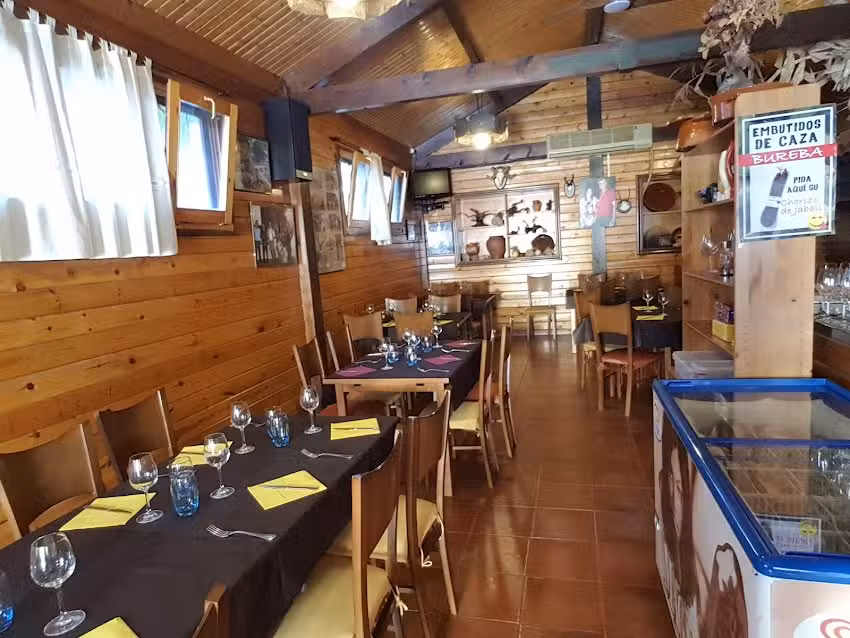 Restaurante Mes&oacute;n Las Cuevas