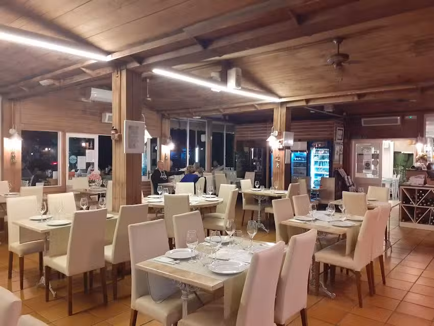 Restaurante Neptuno Moj&aacute;car