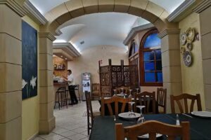 Restaurante Noche y D&iacute;a