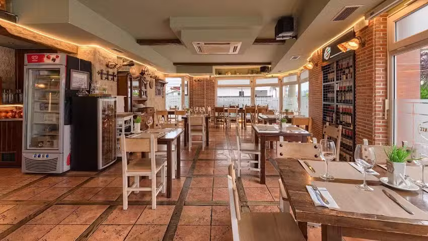 RESTAURANTE OKELA