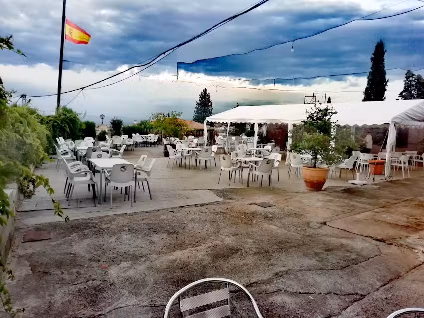 Restaurante Paseo de los Le&ntilde;adores