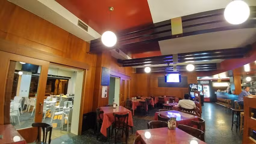 RESTAURANTE PASO A NIVEL