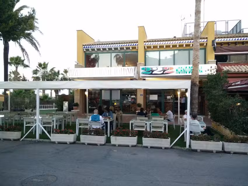 Restaurante Pizzer&iacute;a 222