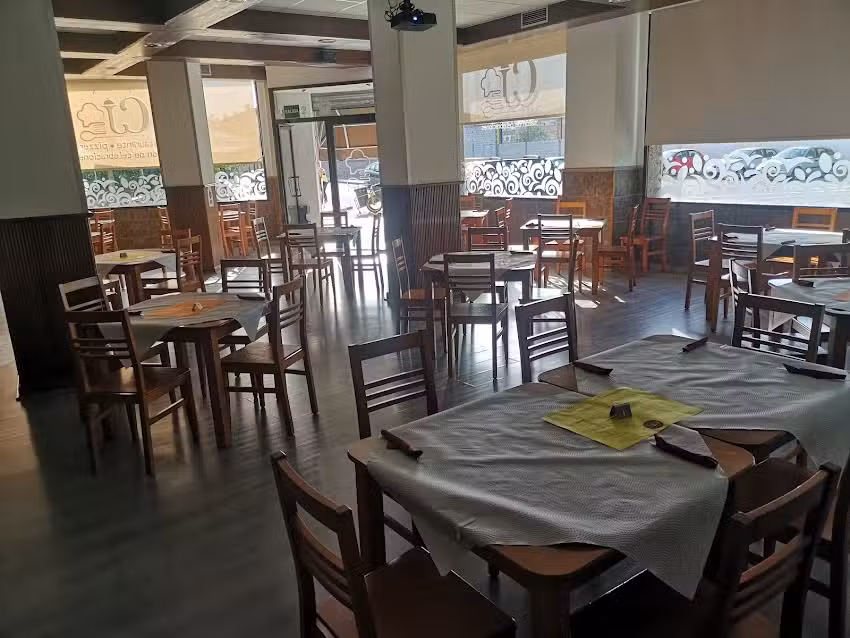 Restaurante pizzer&iacute;a CJ.