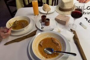 Restaurante Pizzer&iacute;a Los Laureles