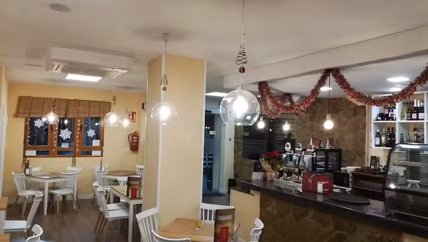 Restaurante Pizzer&iacute;a Lucertola