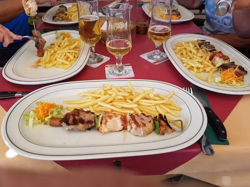 Restaurante Pizzer&iacute;a Roma, Frente Hotel Best Sabinal