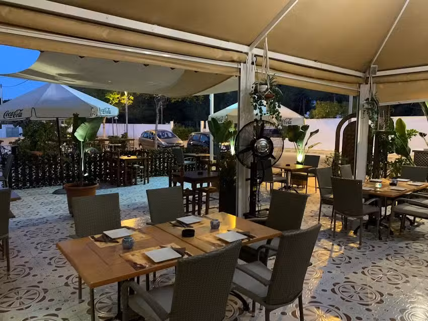 Restaurante pizzer&iacute;a sasha, Cala de bou