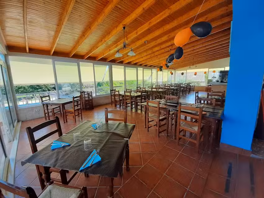 Restaurante Polideportivo Montroi ( nueva gerencia abril 2014 )