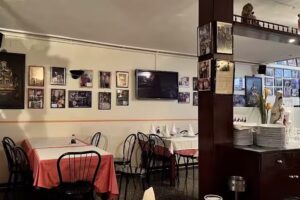 Restaurante R&iacute;o Drag&oacute;n