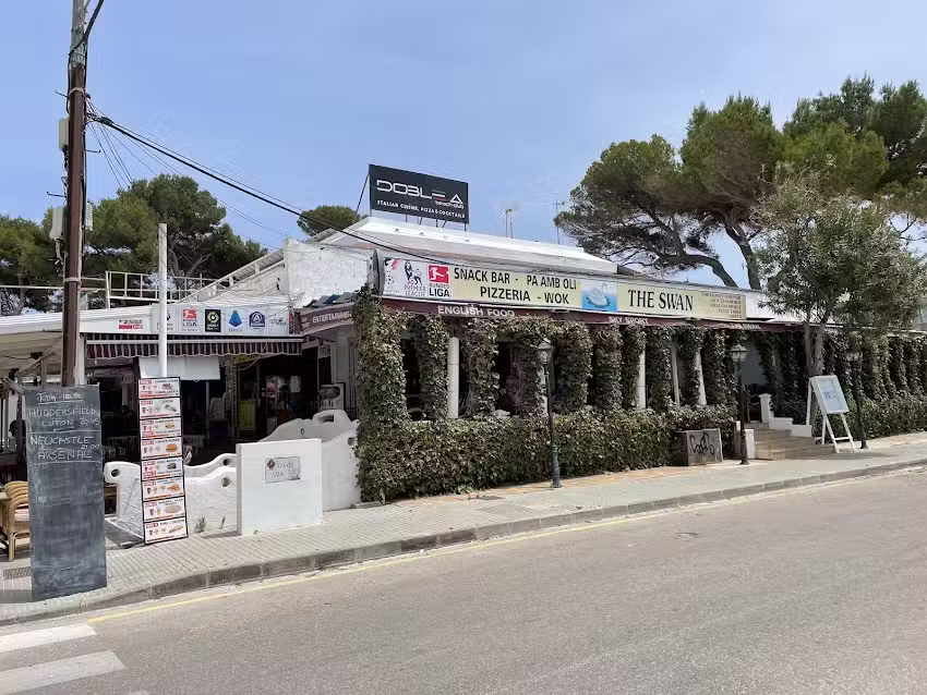 Restaurante the Swan , Sport bar