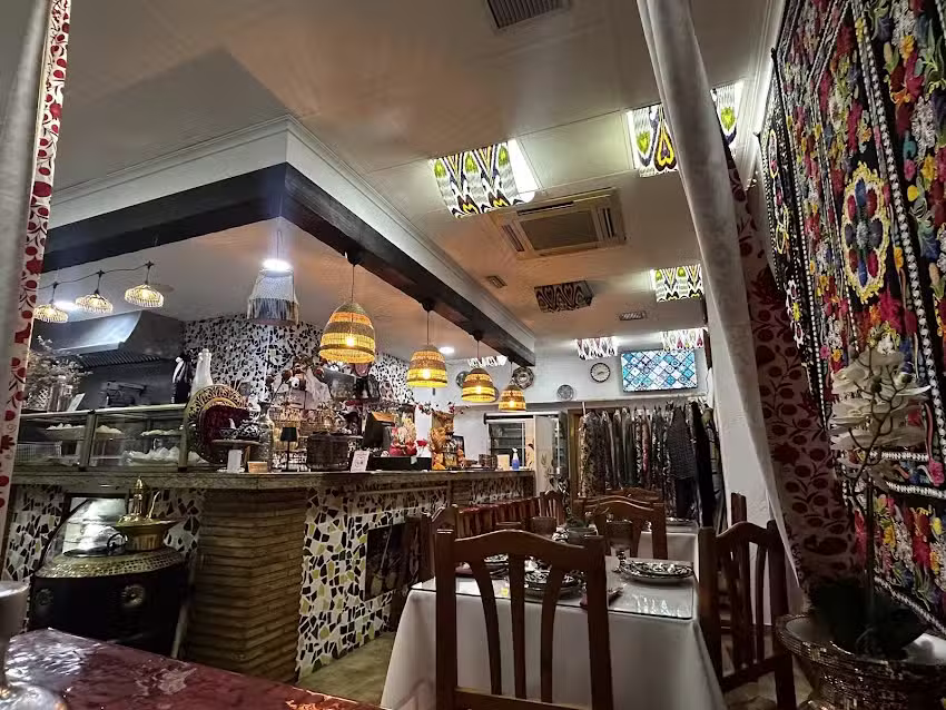 Restaurante Uzbeko Tashkent Oasis