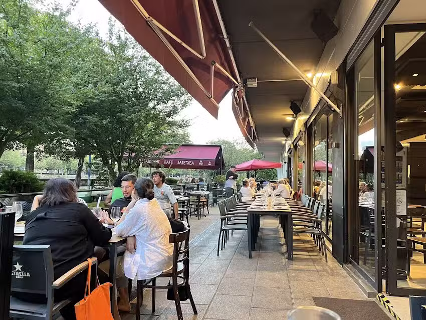 Restaurante V&iacute;a Fora