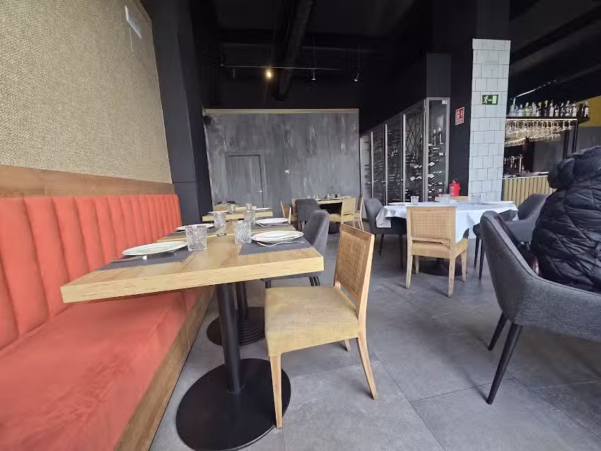 Restobar 1966 Casa da Troya