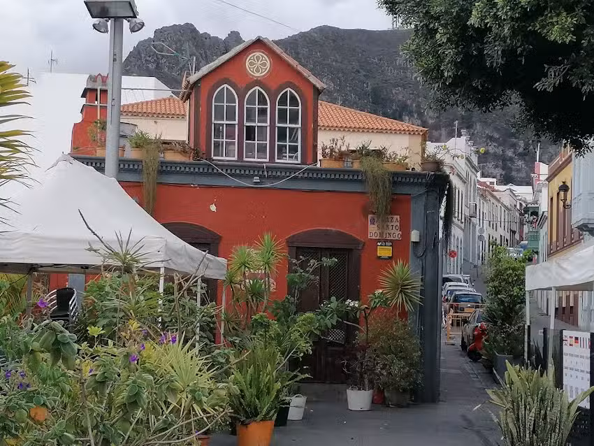 Rincon del Enano by Chalana