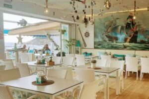 Robinson&rsquo;s House: Restaurant Peguera