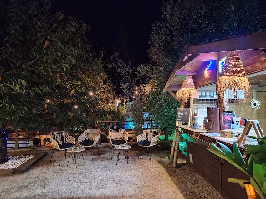 ROCK &lsquo;N&rsquo; RAOLA STREET FOOD