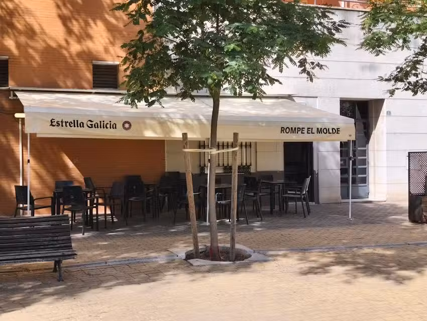 Romp&eacute; el Molde